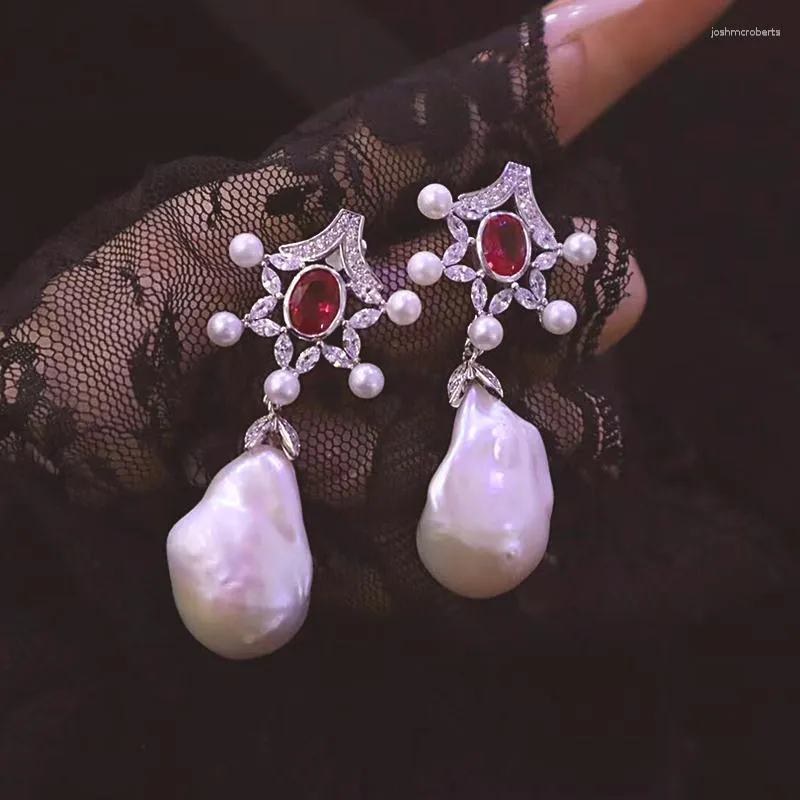 Boucles d'oreilles pendantes Joaillerie fine Mode Argent 925 Zircon rouge Grande perle baroque Pour dames