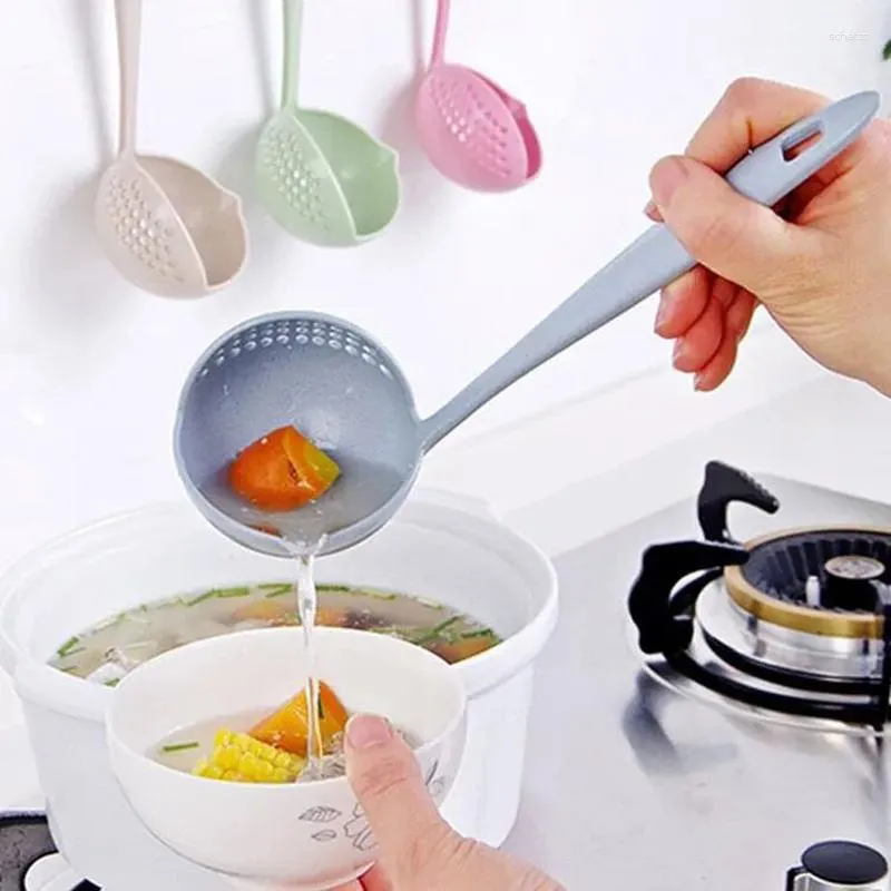 Ensembles de vaisselle Cuillère à soupe domestique La vaisselle à filtre en plastique à long manche peut être accrochée avec des cuillères à soupe multifonctionnelles Accessoires de cuisine