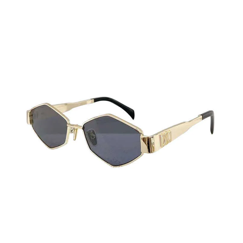 Lyxdesigner solglasögon katt ögon solglasögon luxe femme occhiali da vista markdown försäljning bling metall ram solglasögon cl40236 erbjudanden glasögon