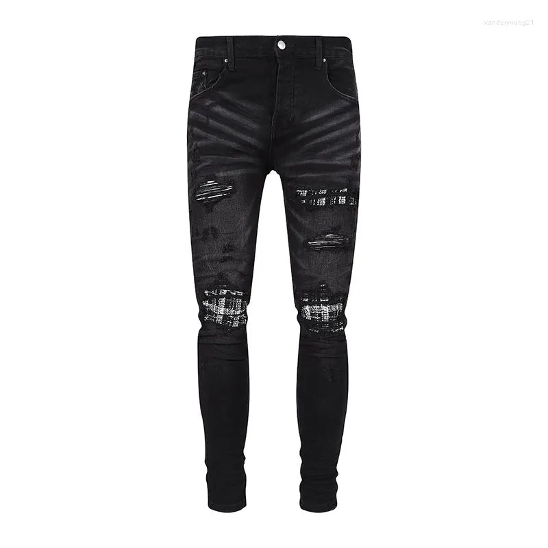 Jeans da uomo Arrivi Moda Streetwear Fori strappati Pantaloni da uomo in denim slim con patchwork pieghettati casual neri