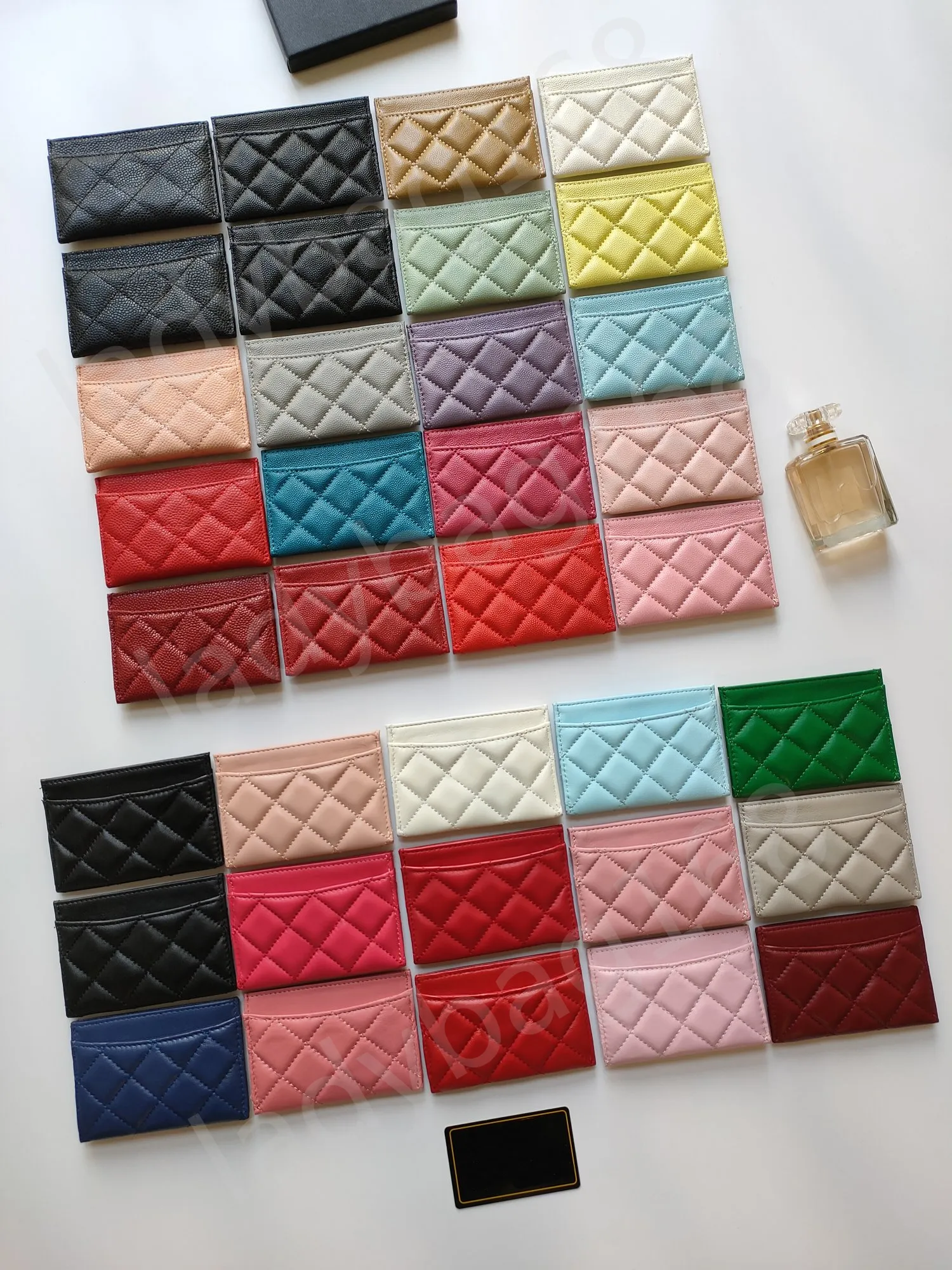 럭셔리 C 패션 여성 카드 홀더 클래식 패턴 캐비어 퀼트 도매 소형 하드웨어 작은 미니 블랙 작은 하드웨어 지갑 디자이너 자갈 가죽 박스