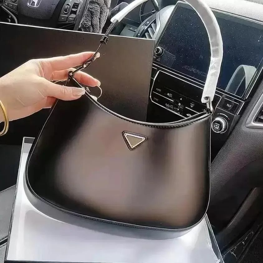 Borsa a tracolla di lusso per designer di donne Borse a tracolla ascellari di marca classica in pelle di alta qualità Borse da donna alla moda da 27 cm