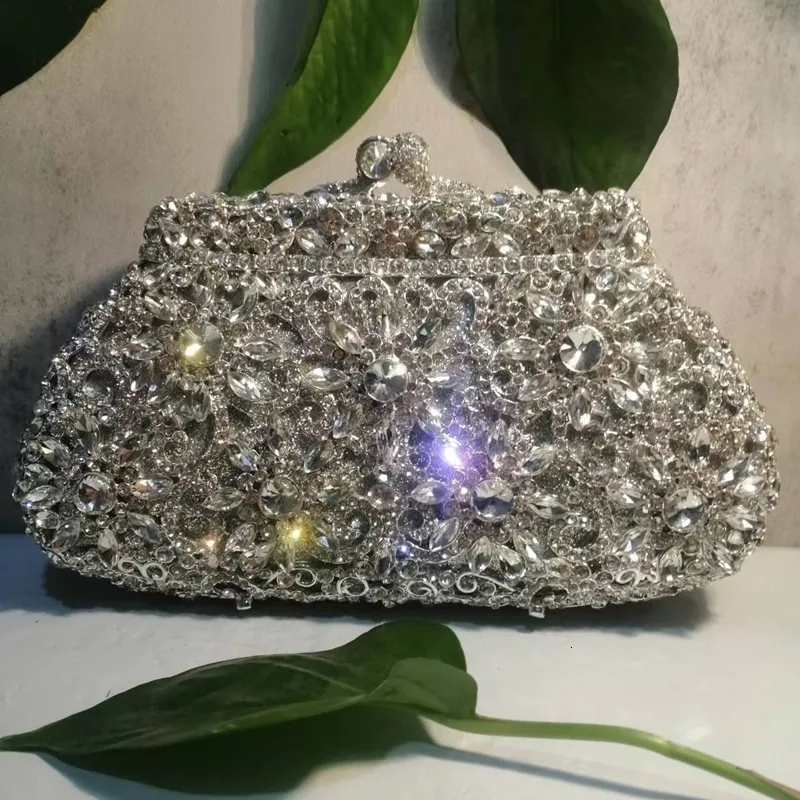 Evening Bag Silver Crystal Clutch Purse Stones Flower Handbag with Chain Wedding s Metal Clutches Minaudiere Bags 230729