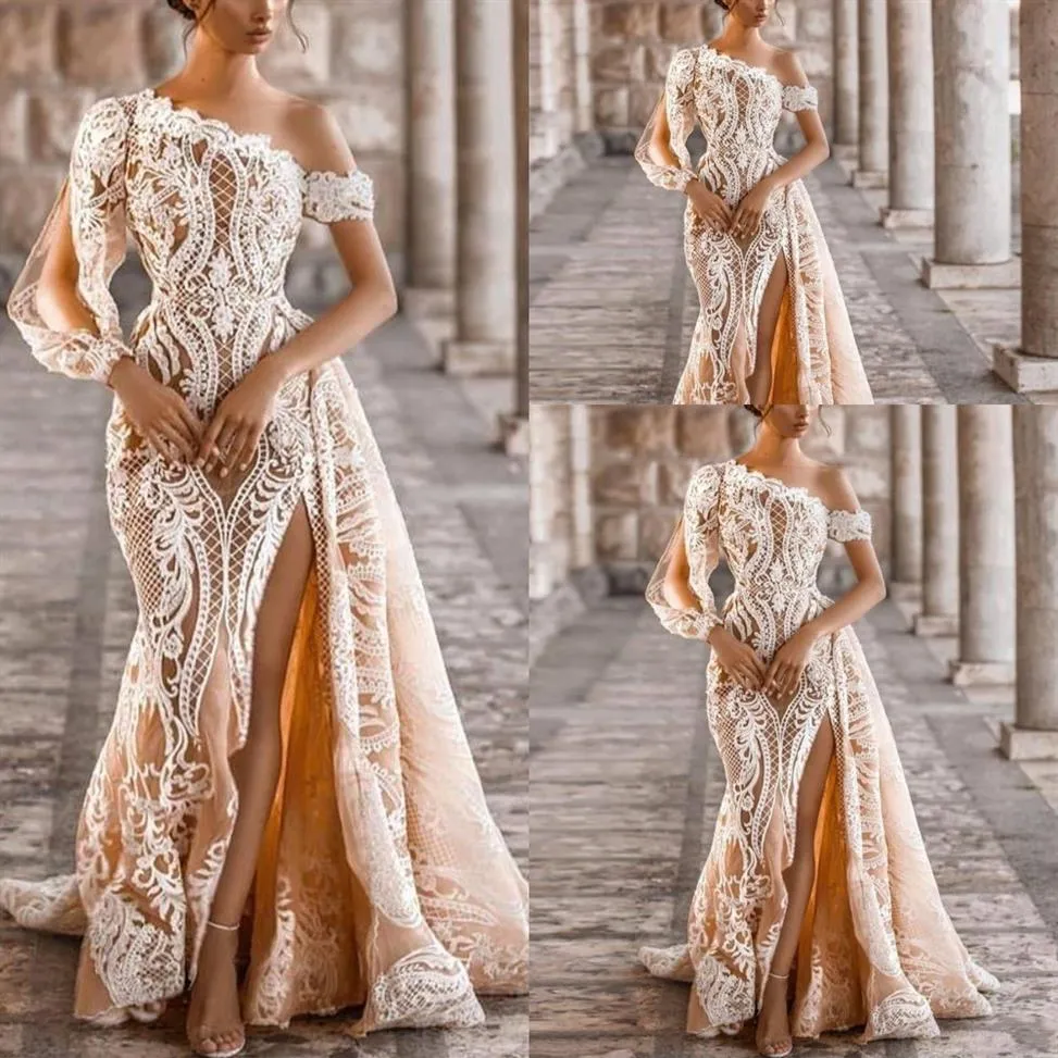 2021 Champanhe Vestidos de Noiva Sereia de Um Ombro Vestidos de Noiva Formais Fendas na Coxa Manga Longa Renda Branca Apliques Overskirt Det269n