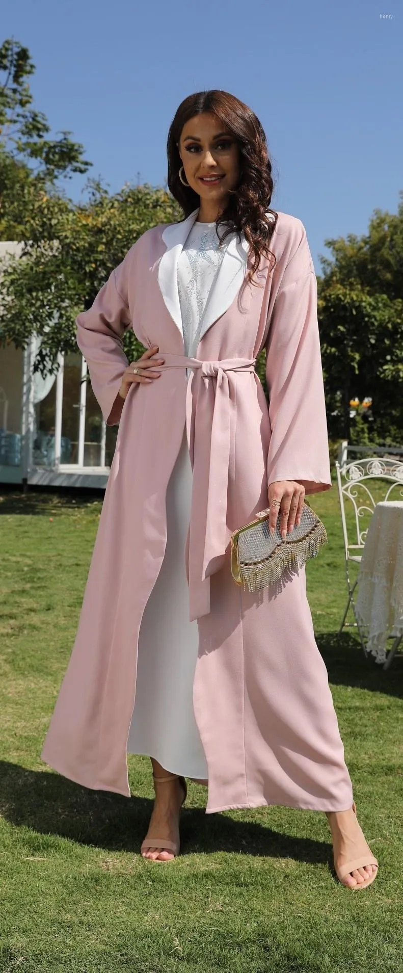 Abbigliamento etnico Abaya per donna Abito arabo musulmano Cardigan con colore abbinato e cintura Abito lungo rosa Abito femminile