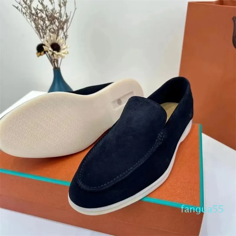 2023-Zapatos de vestir Diseñador de lujo Encantos de verano Mocasines para caminar adornados Pareja Hombre Cuero Casual Slip on Flats Zapato