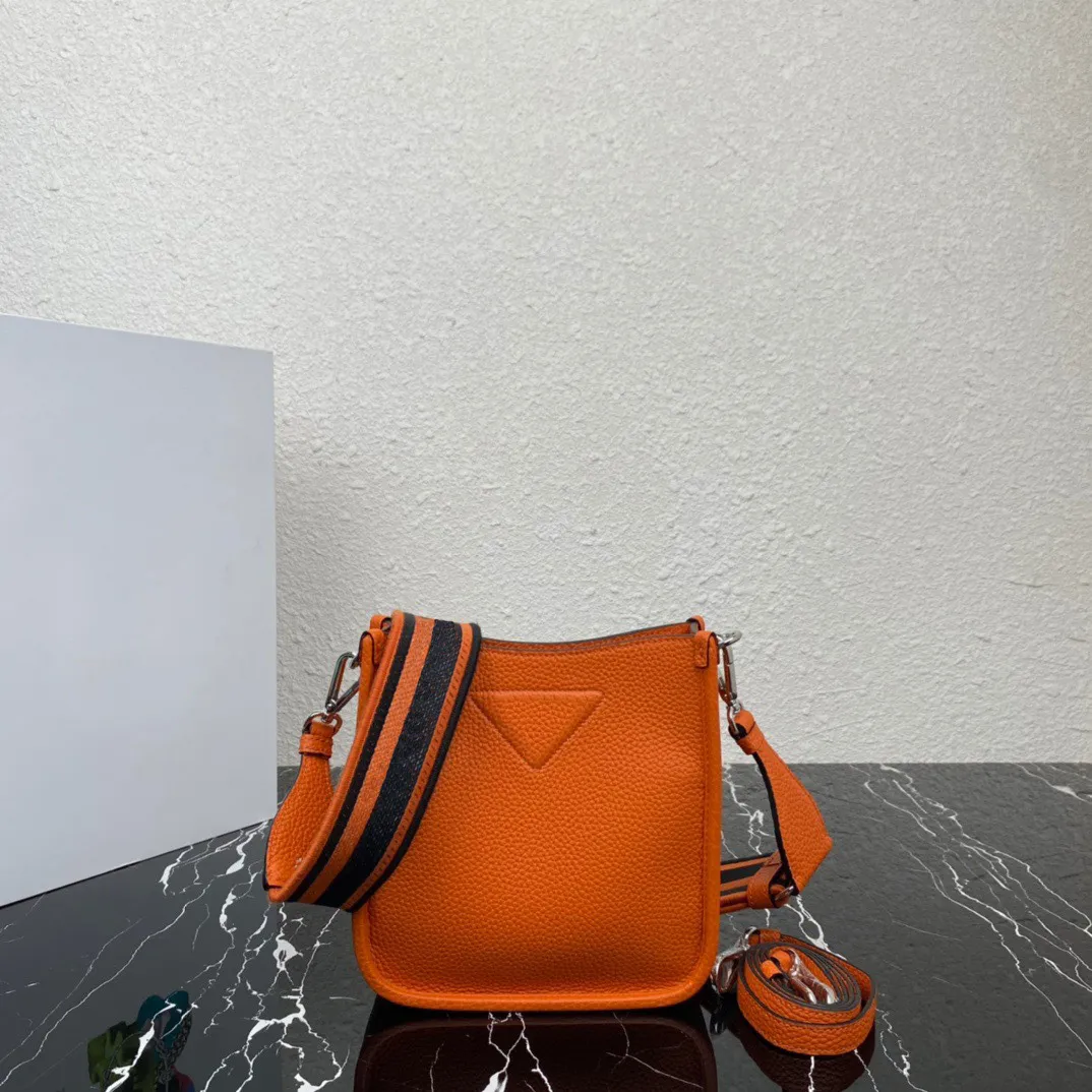 Geyik Deseni Cowhide Mini Omuz Çantası Modern Tasarım PARD Crossbody Çantalar Geniş İç Mekan Çok yönlü Günlük Kullanım için Mükemmel Çeşitli Kadın Stilleri Uyum