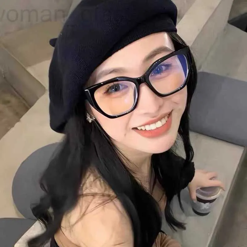 サングラスデザイナー2022 New Big P Jia Pu Chao Glasses women's Face Shows Thin Red Book Hot Net Red不規則なブラックフレームR5tk