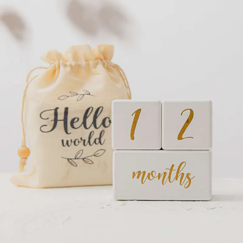 Set regalo 1 set Baby Milestone Cards Blocco di legno Bianco Mese di nascita Numero Commemorativo Souvenir nato P o Accessori 230731