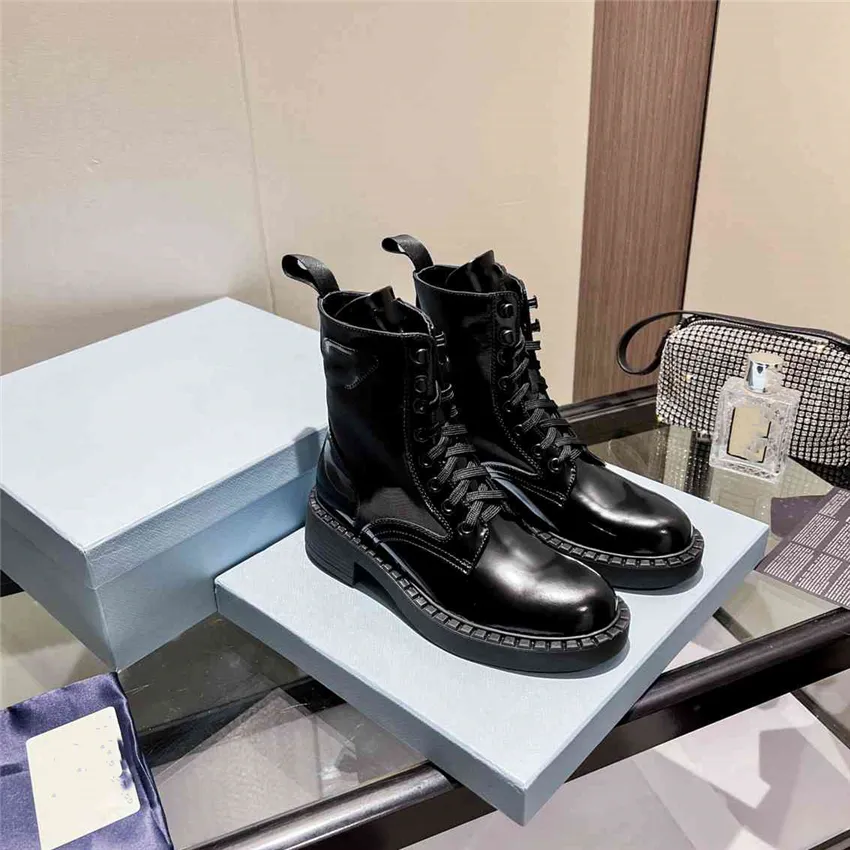 Luxury Design Boots 2023 Pradity Fashion Work Dekoracja Dekoracji Śnieżnych Skid Anti Slip Knight Boots Martin Boots Casual Scoks Buty 01-03