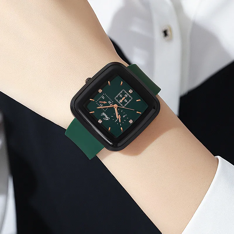 Les femmes regardent des montres de luxe de haute qualité Créateur de mode Carré simple loisirs étanche montre à quartz-batterie