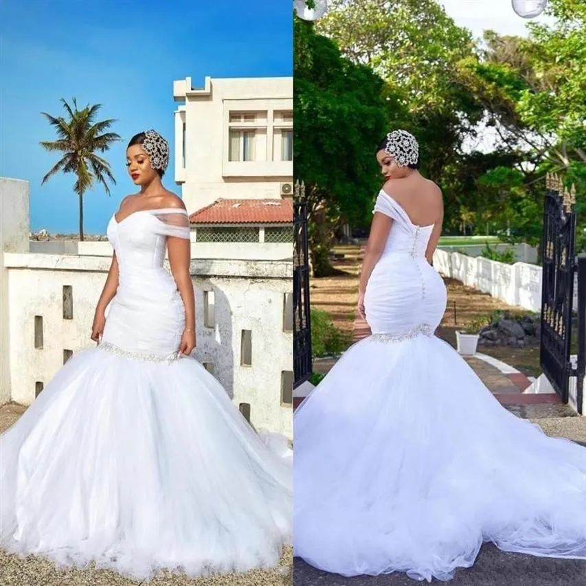 2020 Novos Vestidos de Noiva Sexy Plus Size Sereia Africano Um Ombro Ruched Frisado Sexy Costas Abertas Com Botão Sweep Train Nupcial G284Y