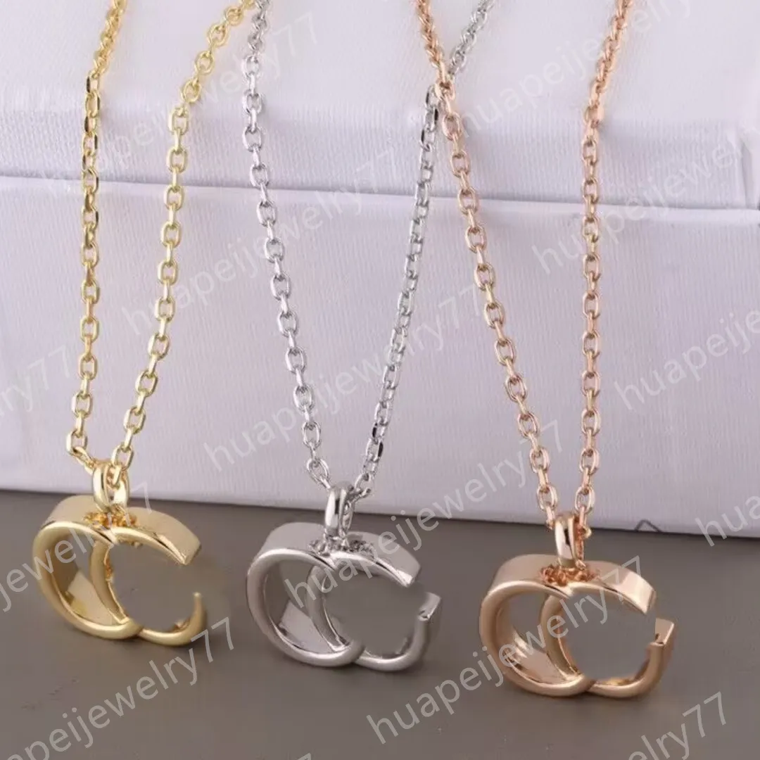 Mode femmes Double lettre colliers bijoux de luxe en acier inoxydable collier en or trois couleurs cadeau de vacances