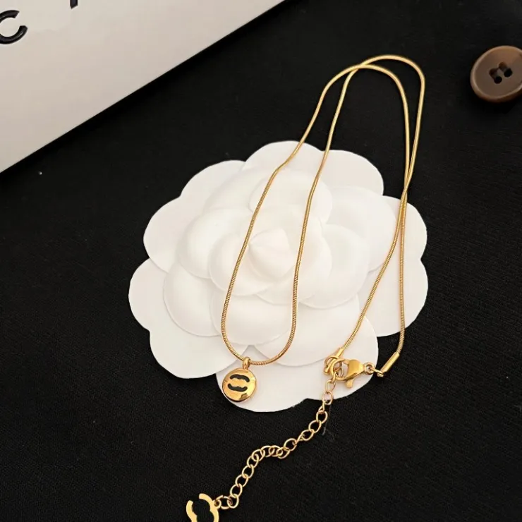 Gold Pendant Brand Women Love Charm Gifts Necklace Stainless Steel Summer Shower No Fade Jewelry Engagement Party Designer Necklaces