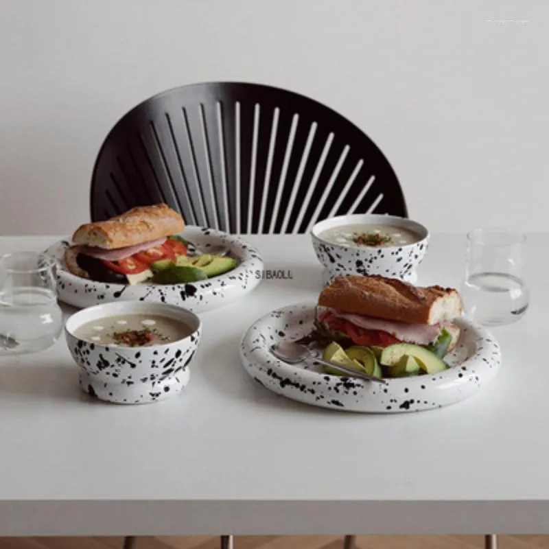 Ciotole Ciotola in ceramica per la casa Piatto rotondo creativo nordico Carino Stoviglie per la colazione Insalata in bianco e nero