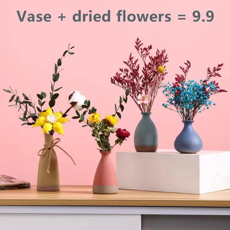 Vaser vas mini liten ins nordisk modern soffbord skrivbord vardagsrum blommor arrangemang dekoration torkad blomma heminredning