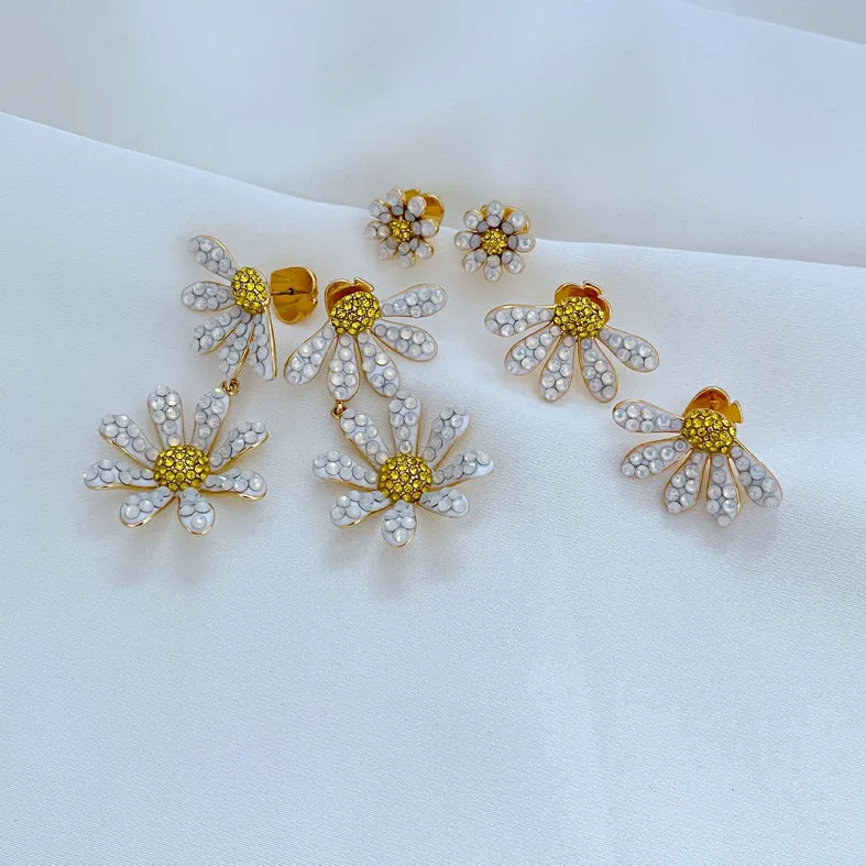 Stud Real 18K Gold Plated Daisy Opal örhängen smycken brev bröllop presentfabrik grossist med gratis dammväska