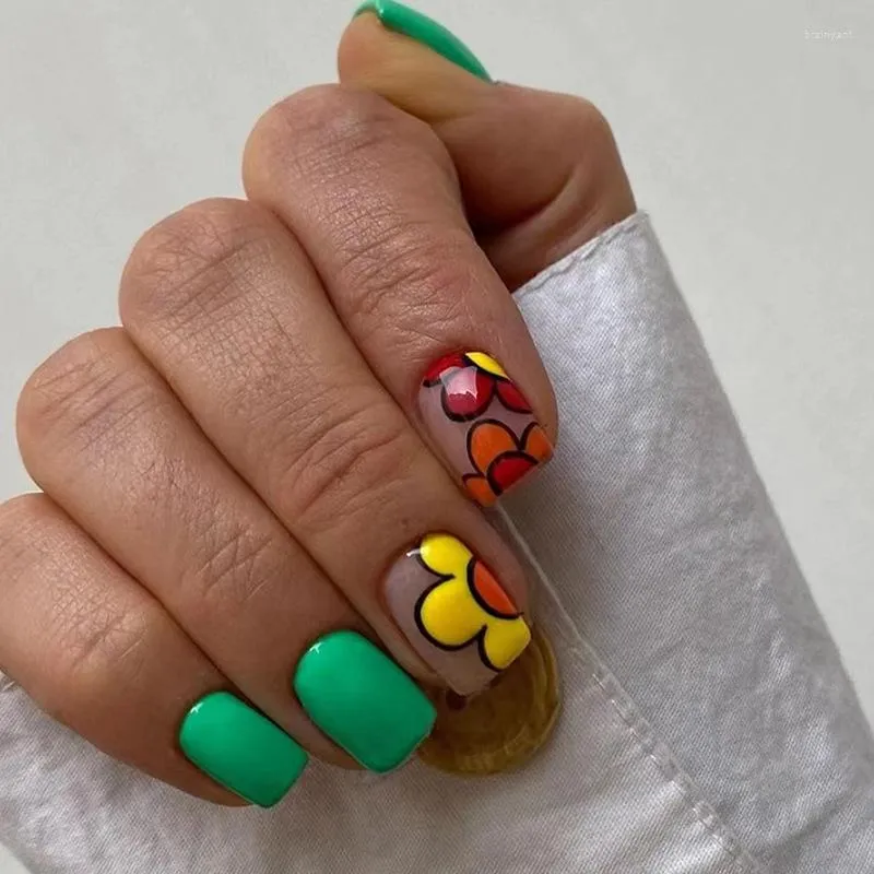 Falsche Nägel 24 stücke Sommer Einfache Nette Kurze Gefälschte Tragbare Quadratische Kopf Drücken Sie Auf Blumen Design Volle Abdeckung Nail art Tipps