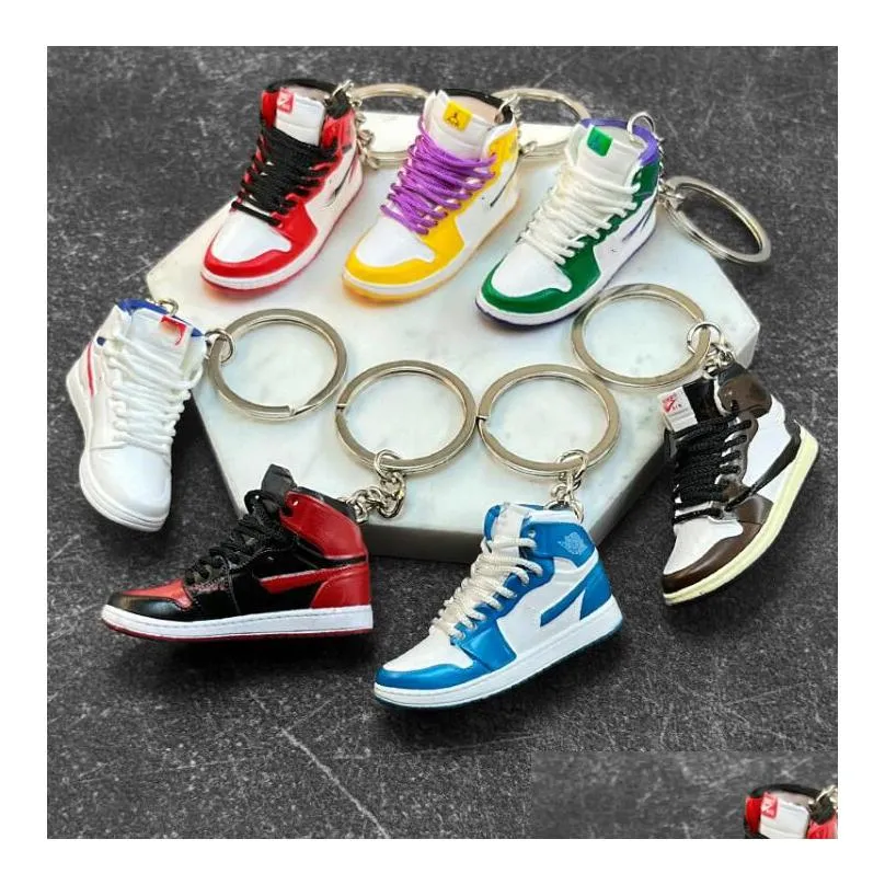 Porte-clés Lanyards Designer 83 Styles 3D Chaussures de basket-ball Porte-clés Baskets stéréoscopiques pour femmes Sac Pendentif Mini Sport Chaussure Keyri OT9QS