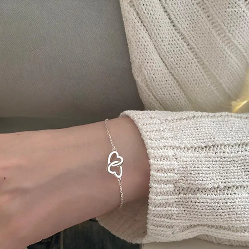 Link-Armbänder Japanisches und koreanisches Ins-Kalt-Stil-Metalllegierungs-Pfirsich-Herz-Doppelherz-förmiges Armband weibliche Ringschnalle klein