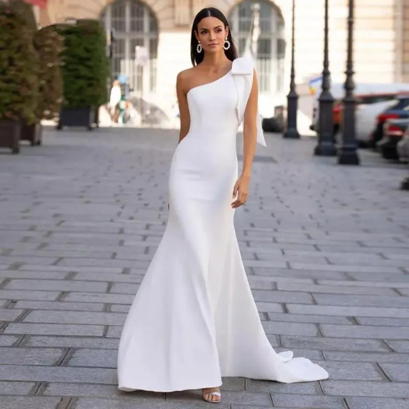 Runway Dresses White Senior Celebrity 2023 One Shoulder Match Bow Backless Floor Length Sleeveless Mermaid Prom Evening Gowns