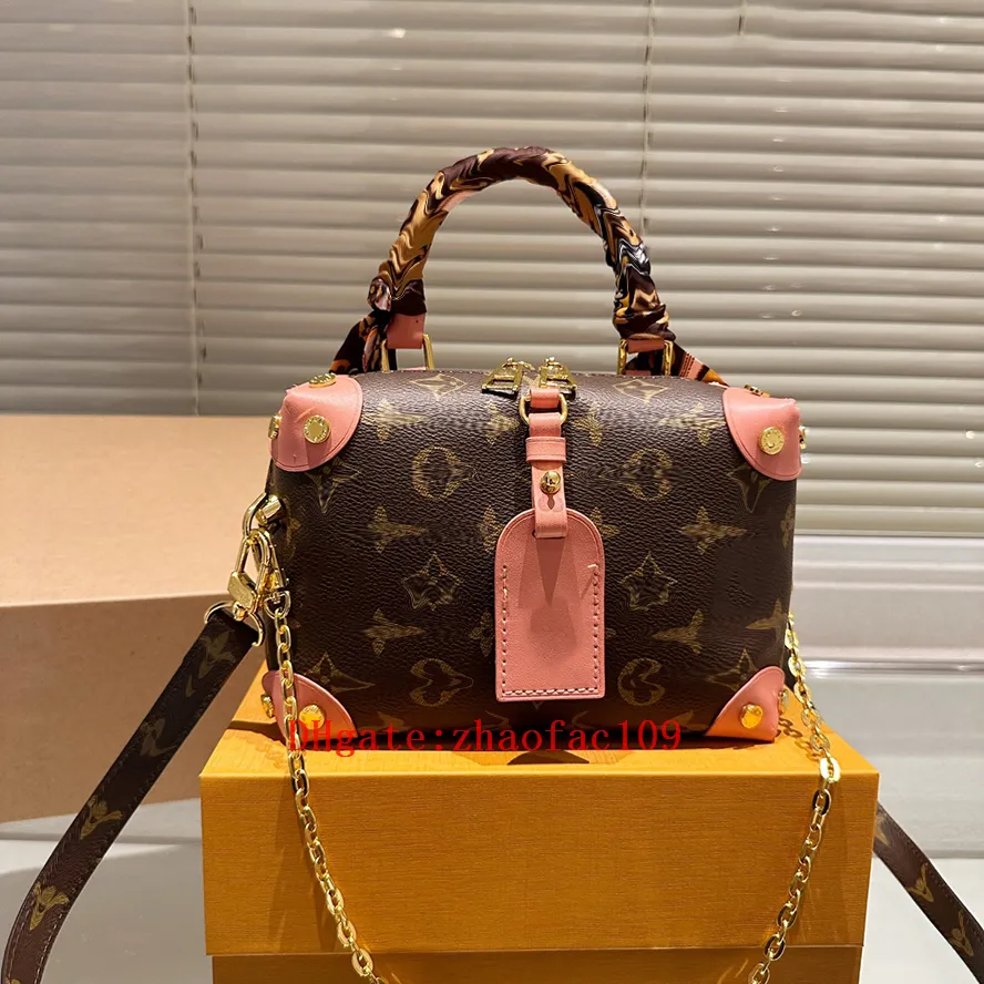 Retro Mini Soft Trunk Box Flower Bag Womens Man Designer Cosmetic Case Luxury Tote Handväska Koppling äkta läder Kroppskålkedja