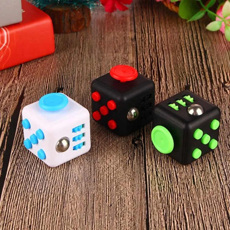 Brinquedos sensoriais para bebês 12 peças Blocos de silicone para construção Brinquedo de agarrar Blocos de construção de silicone 3D Bola macia Cubo de banho de borracha para crianças Brinquedo para bebêsZZ