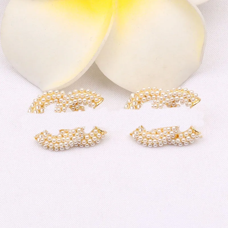 Gold Plated Designer Double Letter Stud Earring Fashion Women Little Pearl Wedding Party Gift Högkvalitativ smycken 20Style