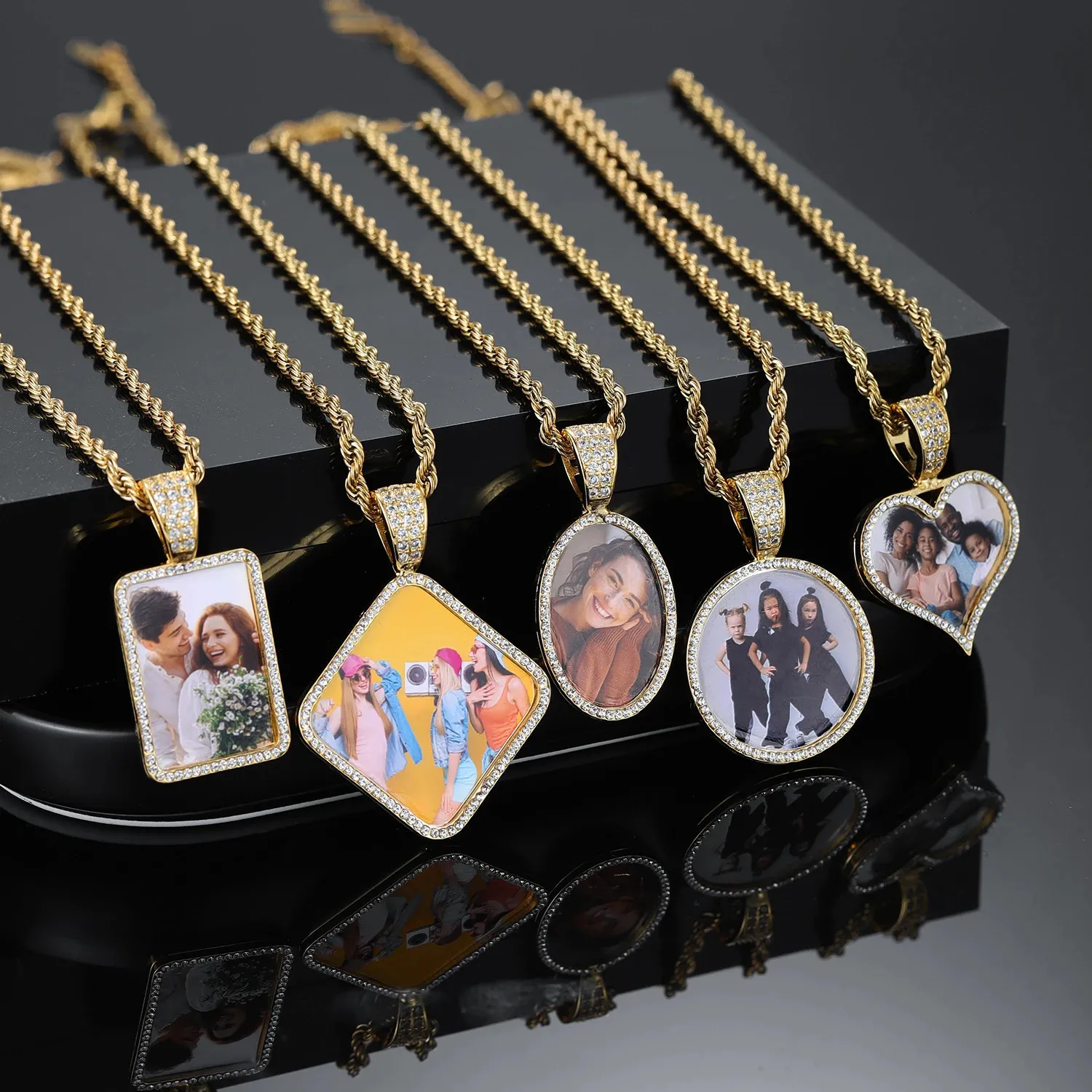 Charms Benutzerdefinierte Po-Anhänger-Halskette, personalisierter Hip-Hop-Schmuck, Geschenke für Frauen und Männer, 18 Karat vergoldeter Edelstahl-Erinnerungsanhänger 231031