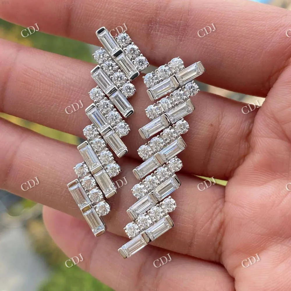 High Quality Trendy Baguettes and Round Cut Moissanite Vvs Ef Color Push Back Anniversary