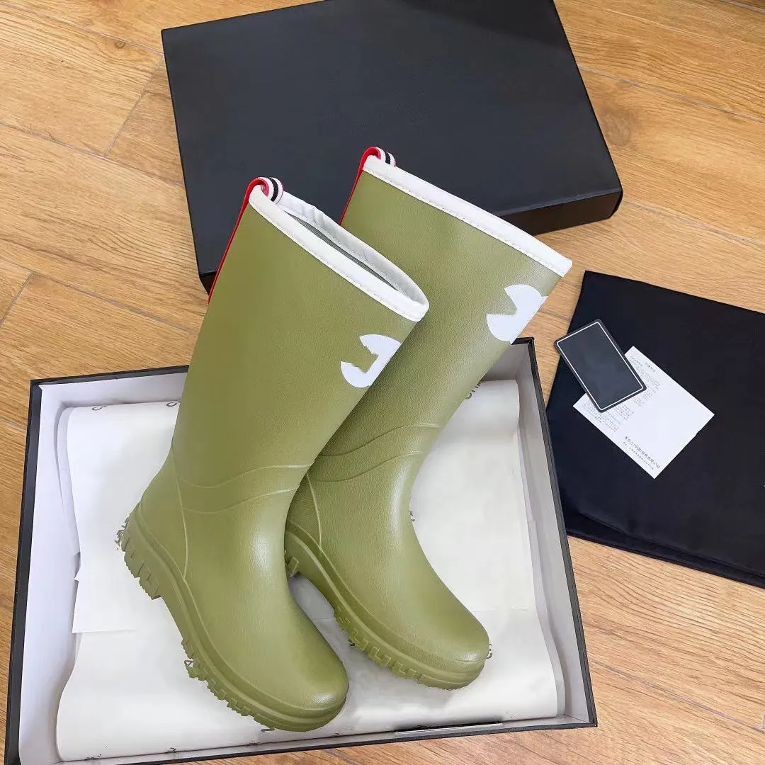 Waterproof Designer Leather Boots In Rain For Women Non Slip