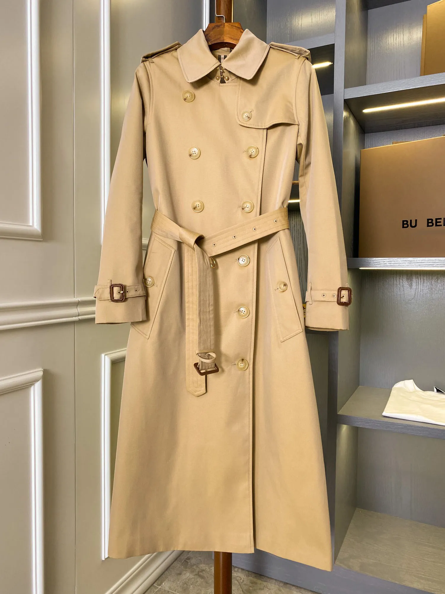 Burberry classic trench store coat womens