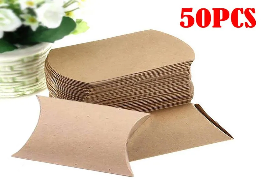 50pcs Wrap Kraft Paper Pillow Favor Box Wedding Favor Candy Boxes Domowa przyjęcie urodzinowe 2869013