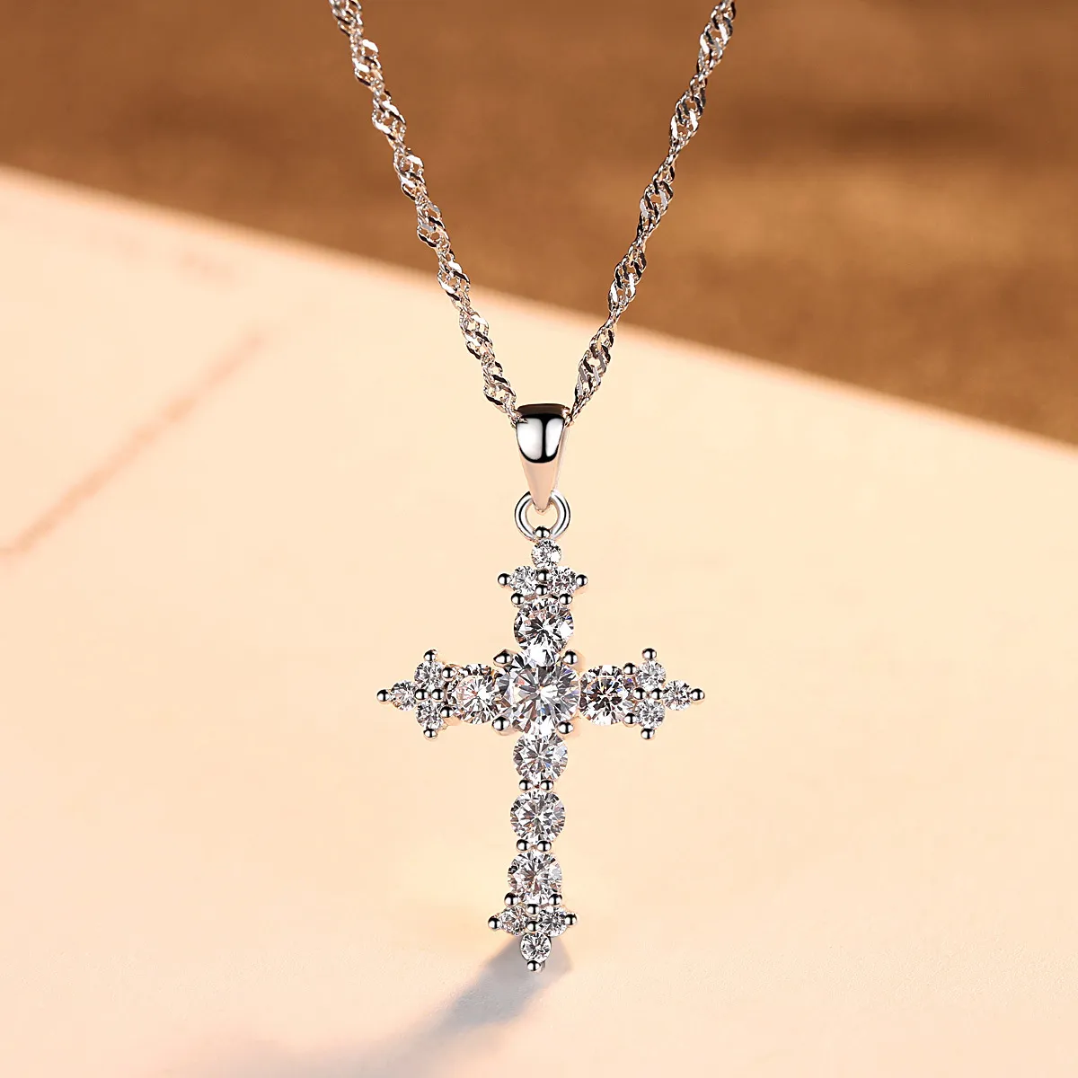 Cross Pendant Necklace S925 Sterling Silver AAA Zircon High-End Halsband Europeiska American Fashion Women Collar Chary Wedding Party Jewelry Valentine's Day Gift SPC