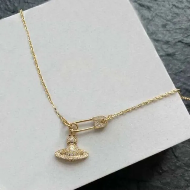 2023 Luxury Women Fashion Jewelry Metal Pearl Necklace cjeweler