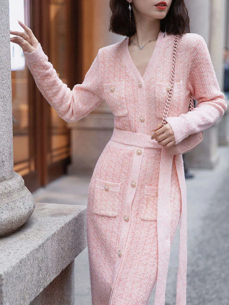 Elegant Wool Knit Dress Soft V-Neck, Gentle Wind Style, Sophisticated  Temperament, Versatile Autumn/Winter Fashion - Main Image