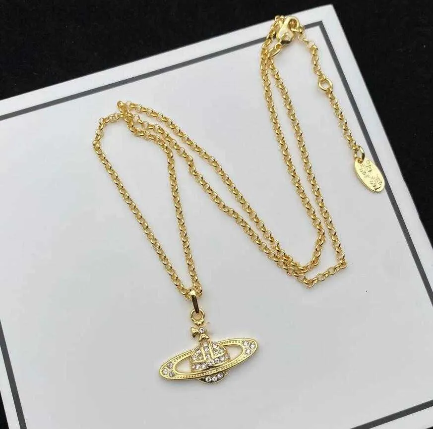 Pendant Necklaces Designer Letter Vivian Chokers Luxury Women Fashion Jewelry Metal Pearl Necklace Cjeweler Westwood and the Box