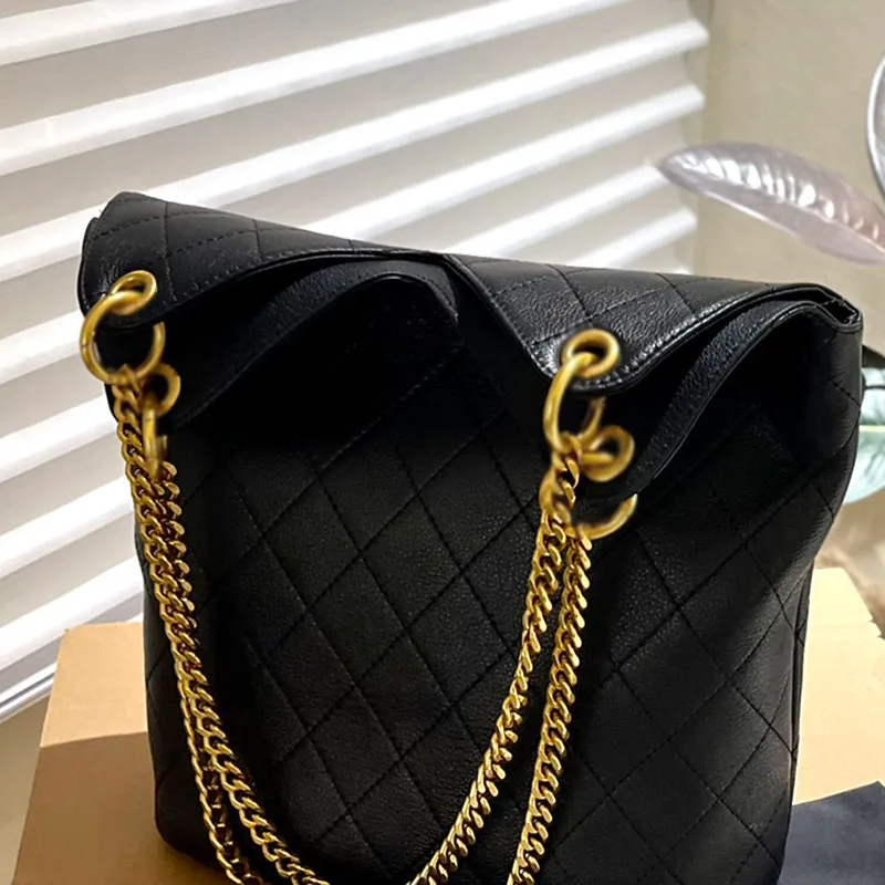 Moda Tasarımcı Çantası Yüksek dereceli birinci katta inek derisi saf deri tembel gündelik ve iyi sırt boyutu 27x30cm el yapımı crossbody çanta