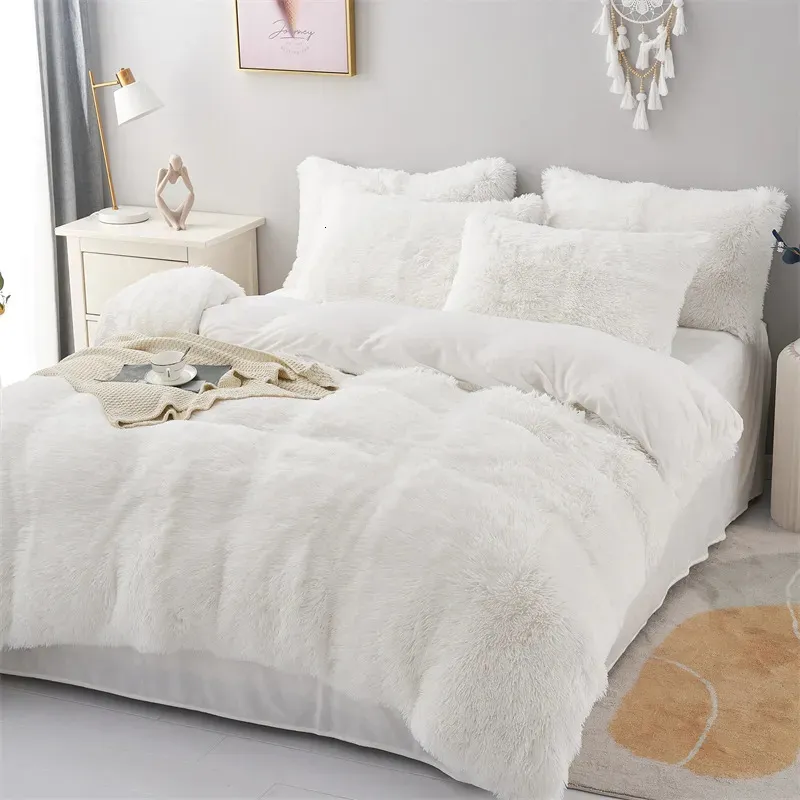 Комплекты постельного белья из 3 предметов, зимний утепленный плюшевый пододеяльник и наволочка для спальни для односпальных двуспальных кроватей 231101