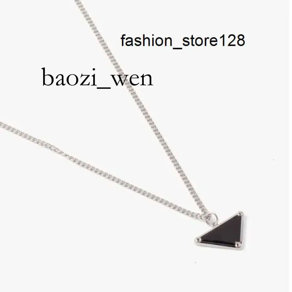 Necklaces Mens Womens Designer Necklace Chain Fashion Jewelry Black White P Triangle Pendant Design Party Sier Hip Hop Punk