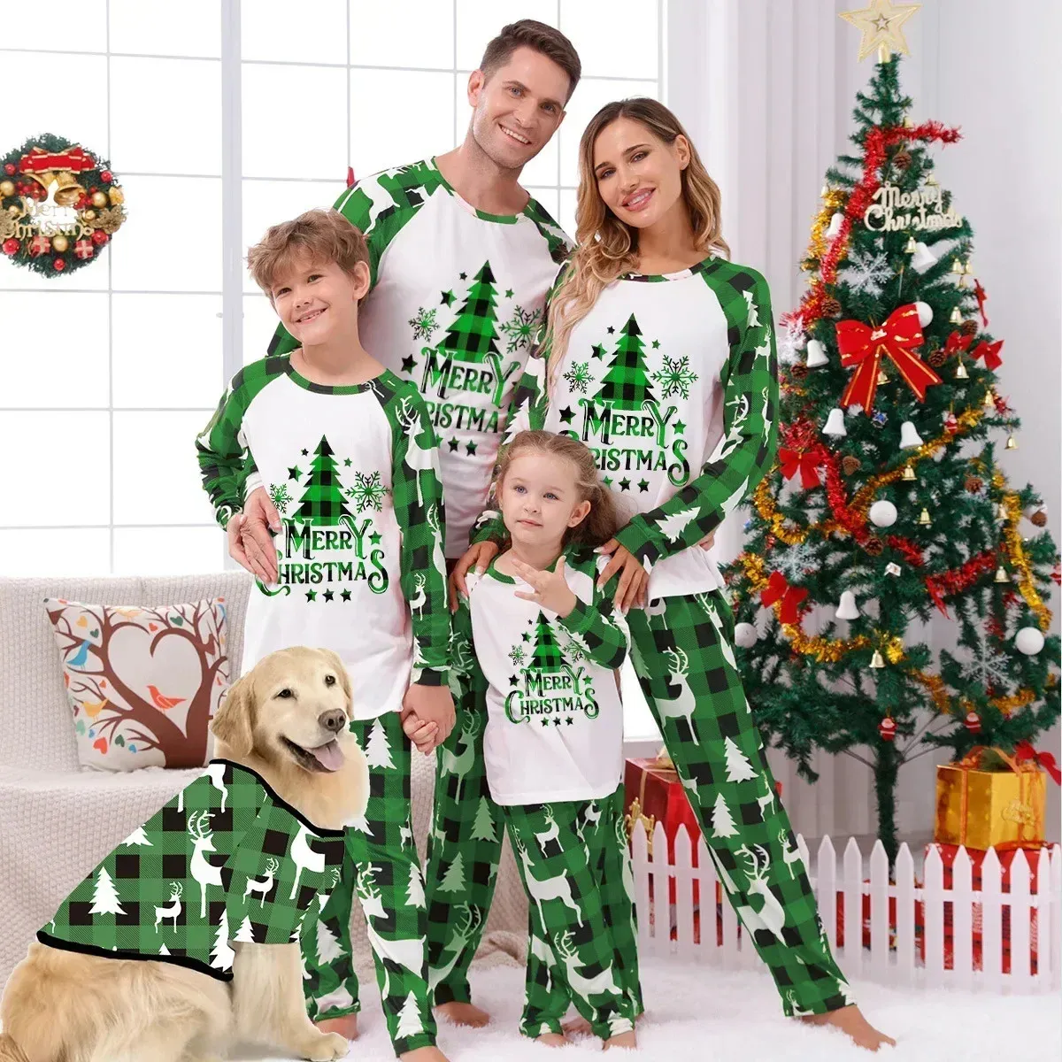 Familjsmatchande kläder Julpyjamas Set Santa Tree Print mamma pappa barn matchande kläder 2 stycken passar baby hund romper sömnkläder familj look 231031