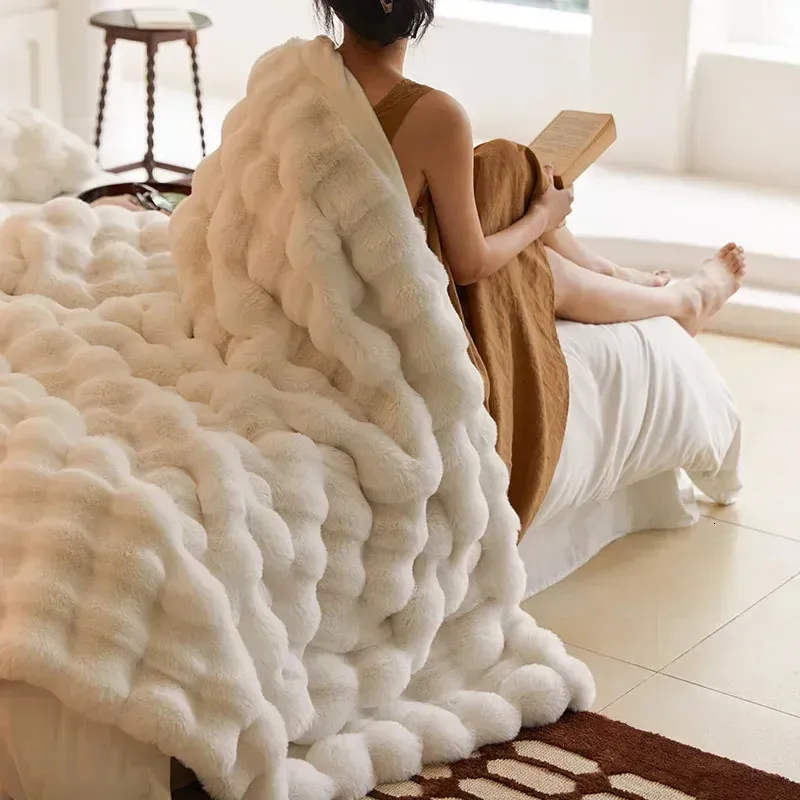 Blankets Tuscan Imitation Fur Blanket for Winter Luxury Warmth Super Comfortable Beds Highend Warm Sofa 231031