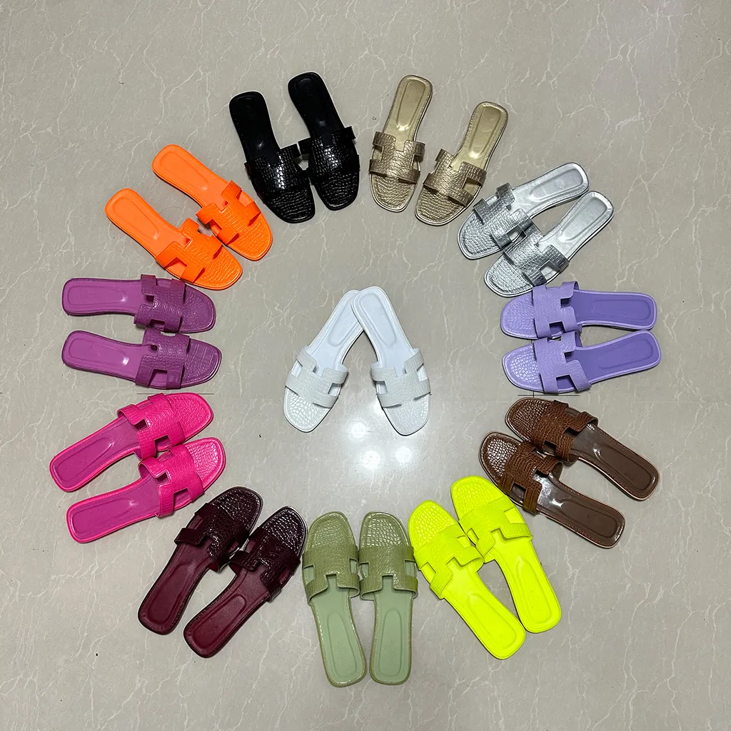 Größe 35-43 Designer-Hausschuhe für Damen Lazy Floral Slides Frau Flats Plateausandalen Gummibrokat-Zahnradsohle Mule Flip Flops Beach Causal Shoes Loafers Sliders