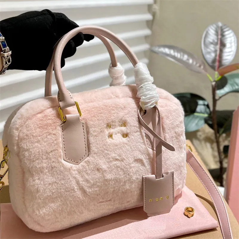 Pink Designer Fuzzy Tote Bag For Women Small Handbag With Letter Detailing Accessorize Cross Body Bag Strap Wallet And Luxury Hobobag Perfect For Winter From Odinamy 37.21 DHgate.Com