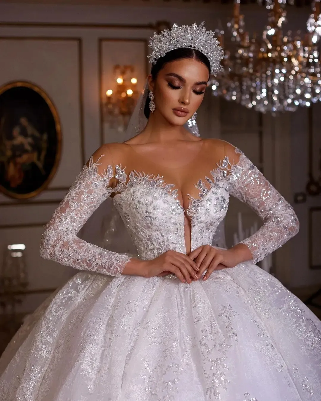 Robe de mariée de luxe en dentelle, princesse scintillante, col en V foncé, manches illusion de perles, robe en cœur, robe de mariée moelleuse, arabe, dubaï, 2024