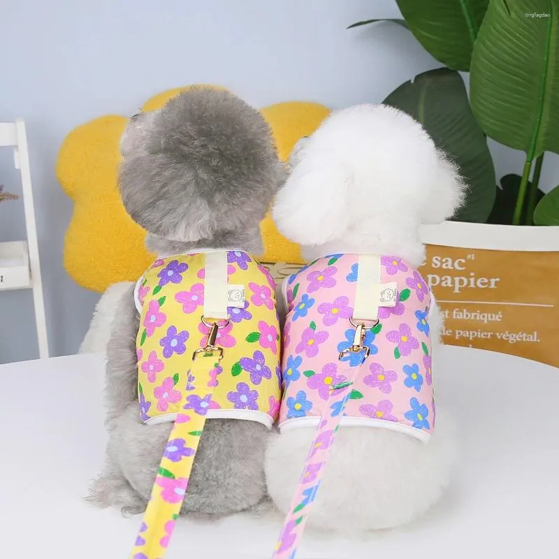 Halsbanden 2023 Lente en zomer Dierenkleding Groothandel Puppy Teddy Borst Terug Trekkabel Bloem Inclusief