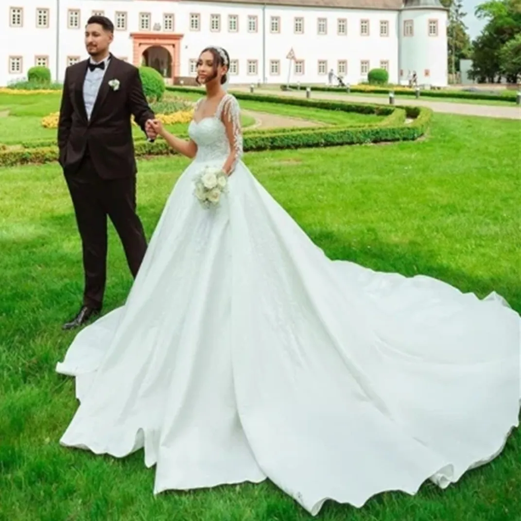 Lange Ärmel Brautkleid Illusion Spitze Applikationen Schatz A-Linie Brautkleider Blumen Vestidos De Novia