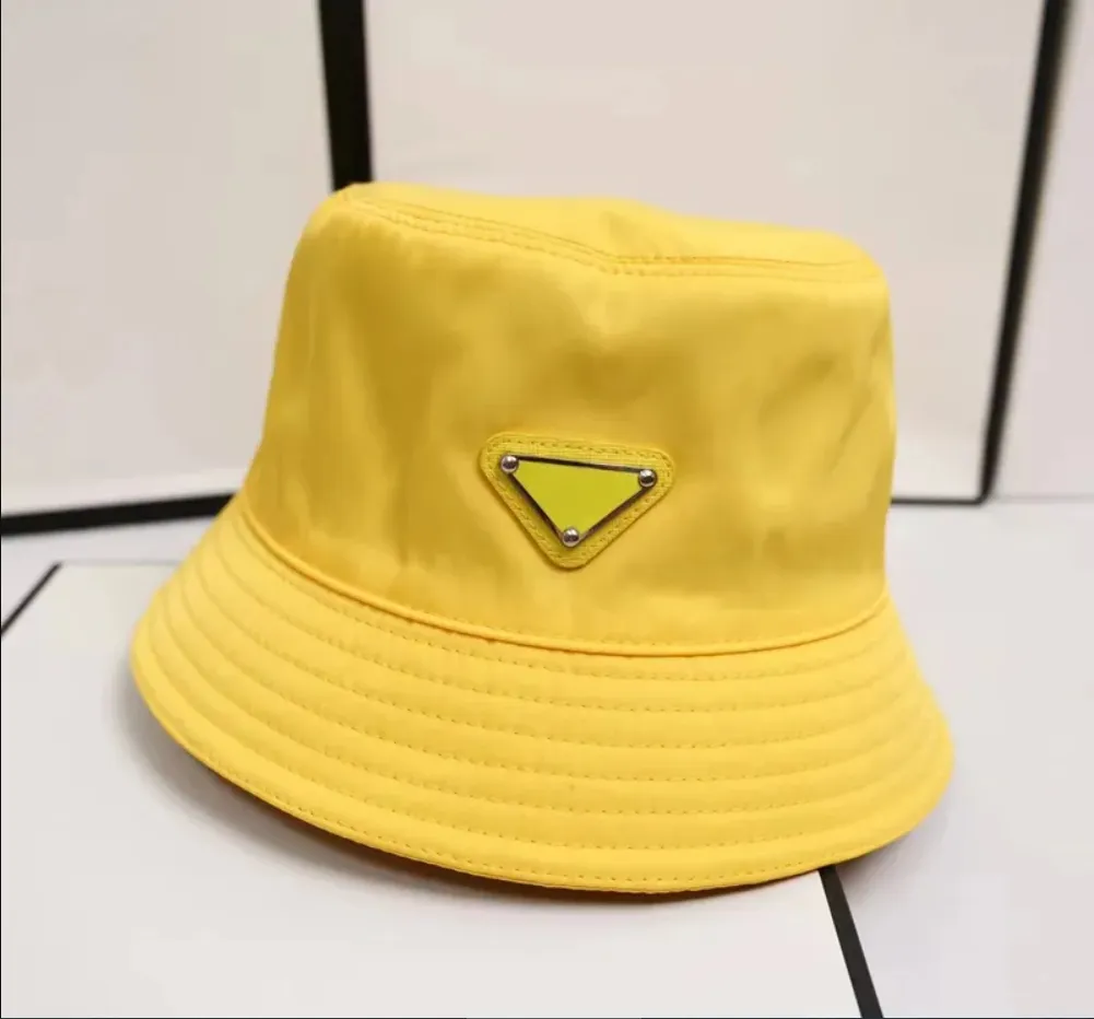 Szerokie brzegowe czapki kadłuby krata ciepłe czapki artysta czapka czapka czapka setek designerskich męskich