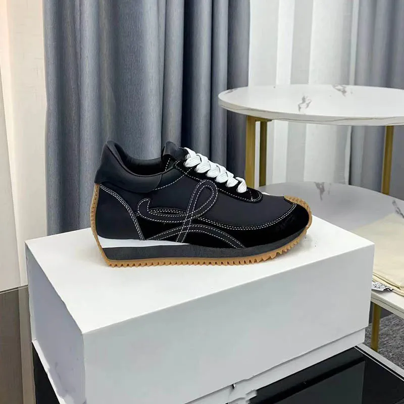 Flow Runner Sneakers Designer Mens Womens Sapatos Casuais em Nylon Suede Top Sneaker Upper Fashion Sport Classic Ruuning Shoe 11