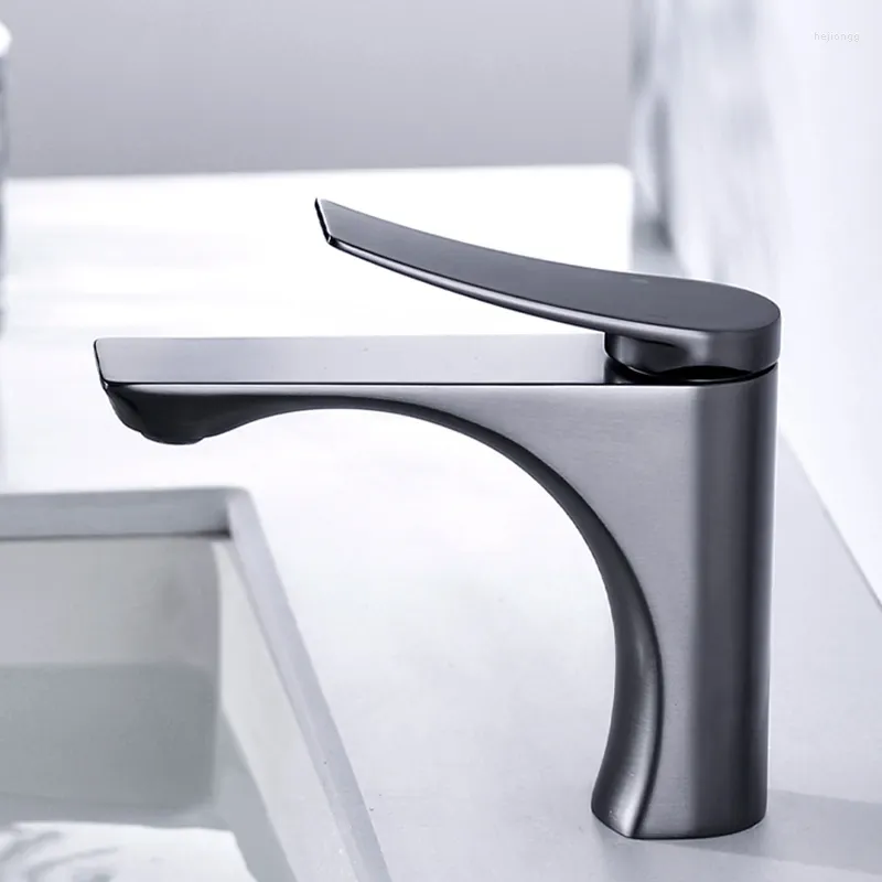 Rubinetti per lavabo da bagno Design contemporaneo personalizzato Rubinetti per lavabo da appoggio e miscelatori per acqua fredda Accessori per la ristrutturazione